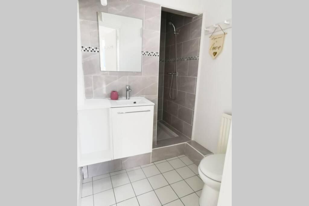 #4 Joli Appartement A 2 Pas Du Metro Et Paris 20 Bagnolet Εξωτερικό φωτογραφία